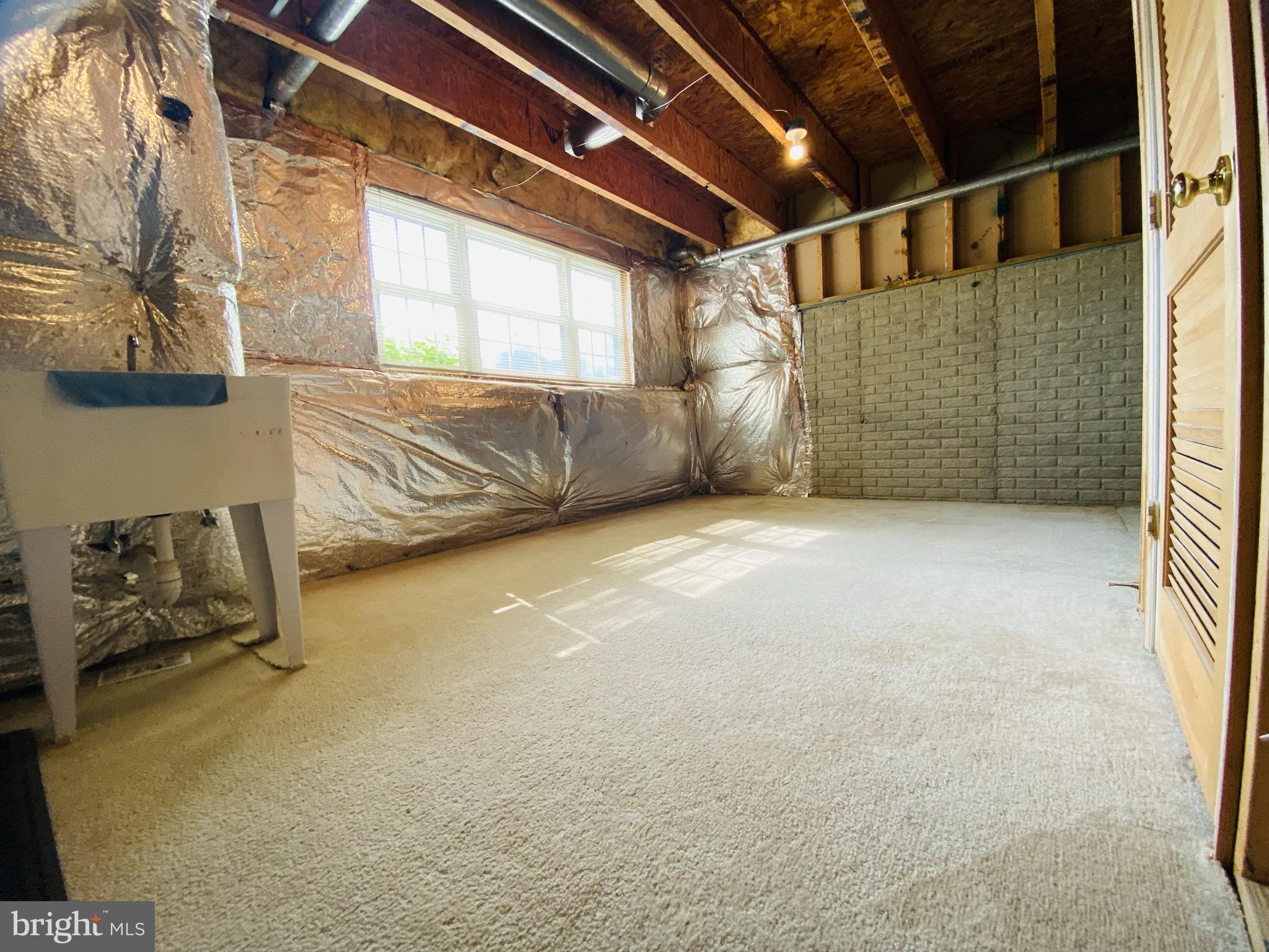 ROLLING BROOK - Residential Lease