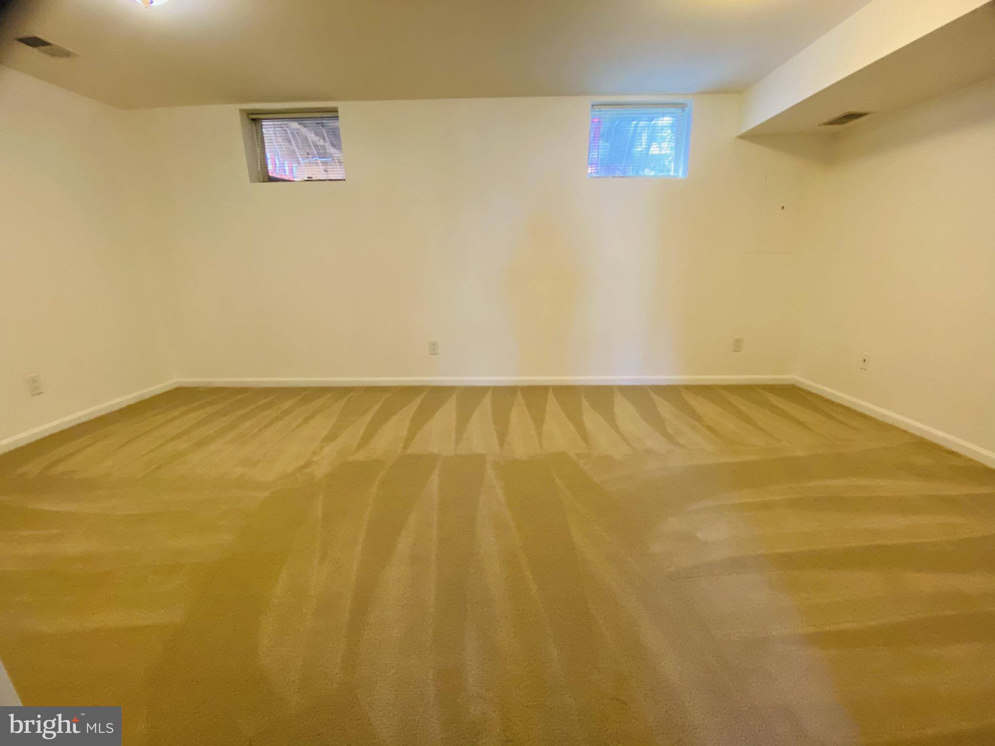 ROLLING BROOK - Residential Lease