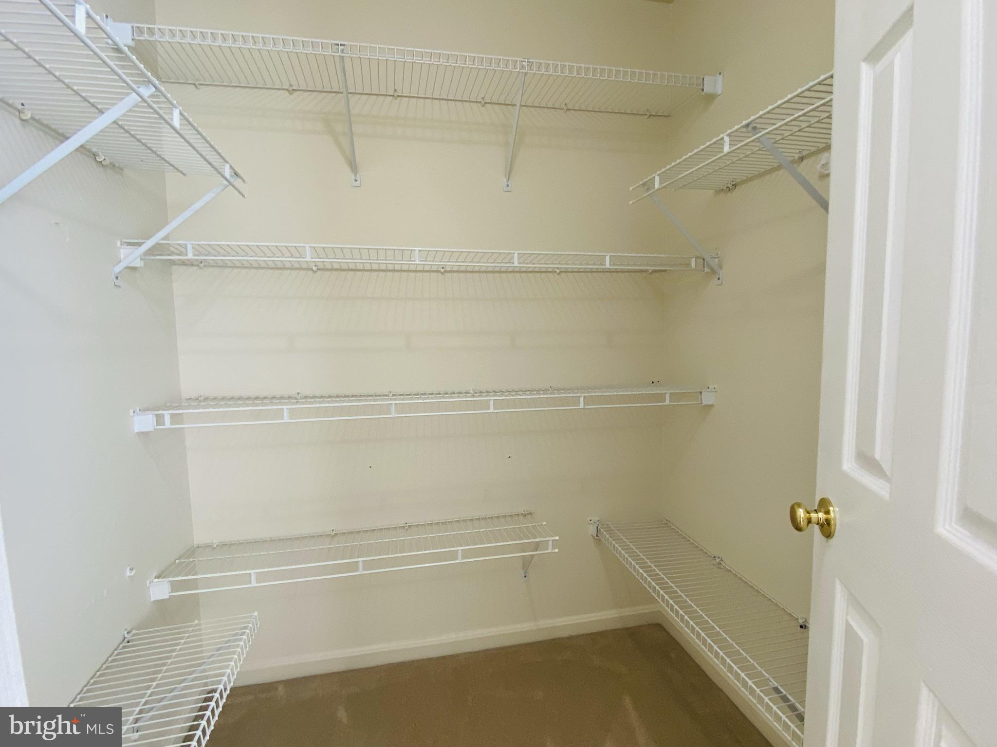 ROLLING BROOK - Residential Lease