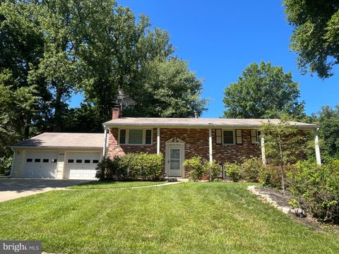 Homes For Sale - 6914 Hadlow Drive<br/> SPRINGFIELD, VA 22152