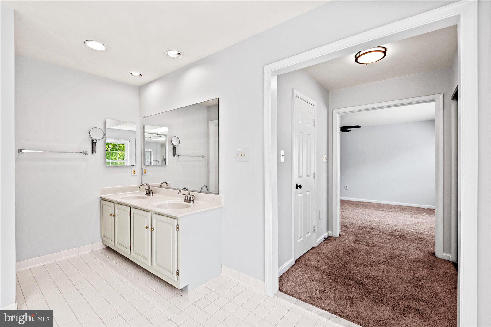 THE MANORS OF PARK RIDGE - Residential