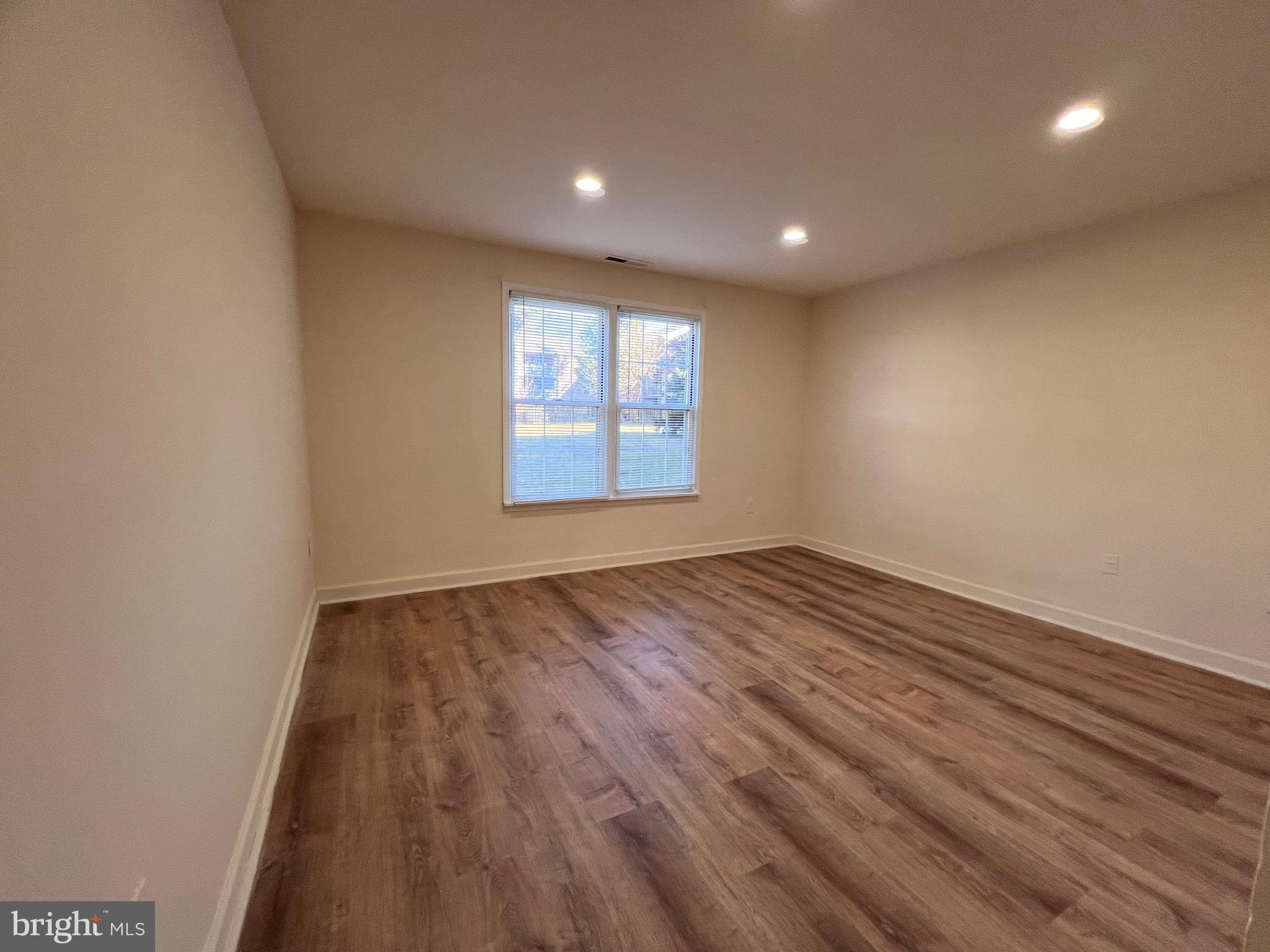 QUINCE ORCHARD - Residential Lease