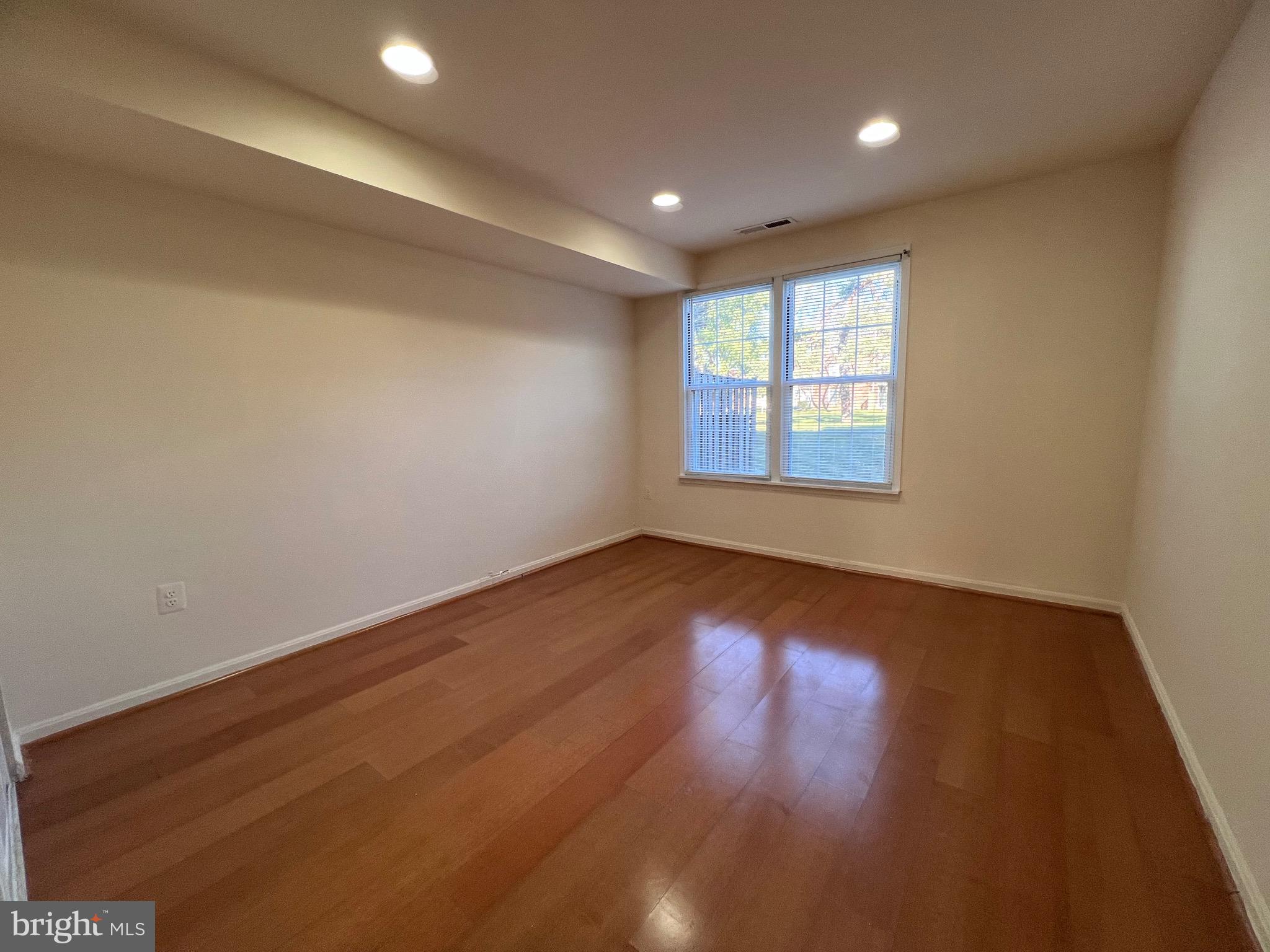 QUINCE ORCHARD - Residential Lease