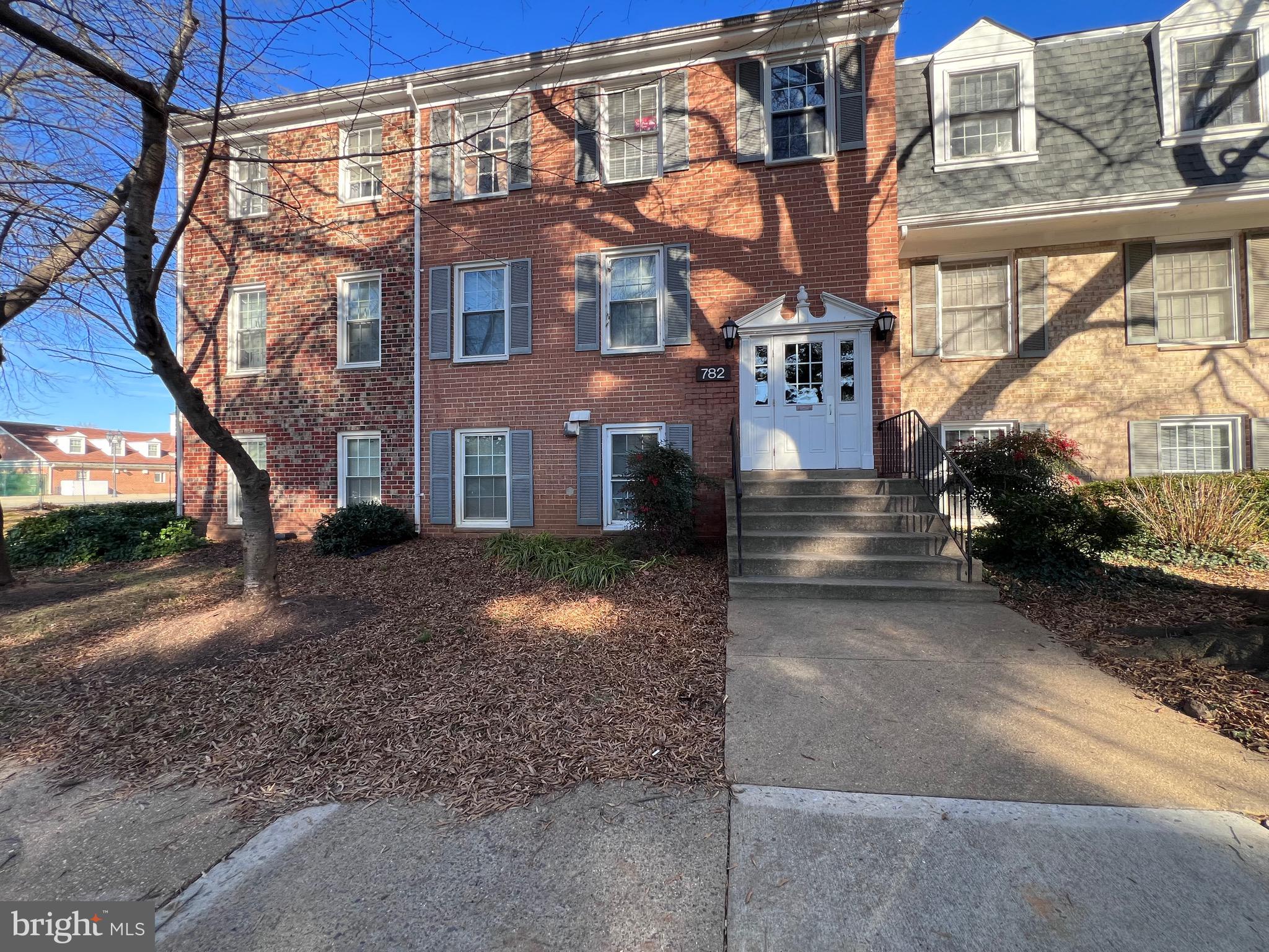 QUINCE ORCHARD - Residential Lease