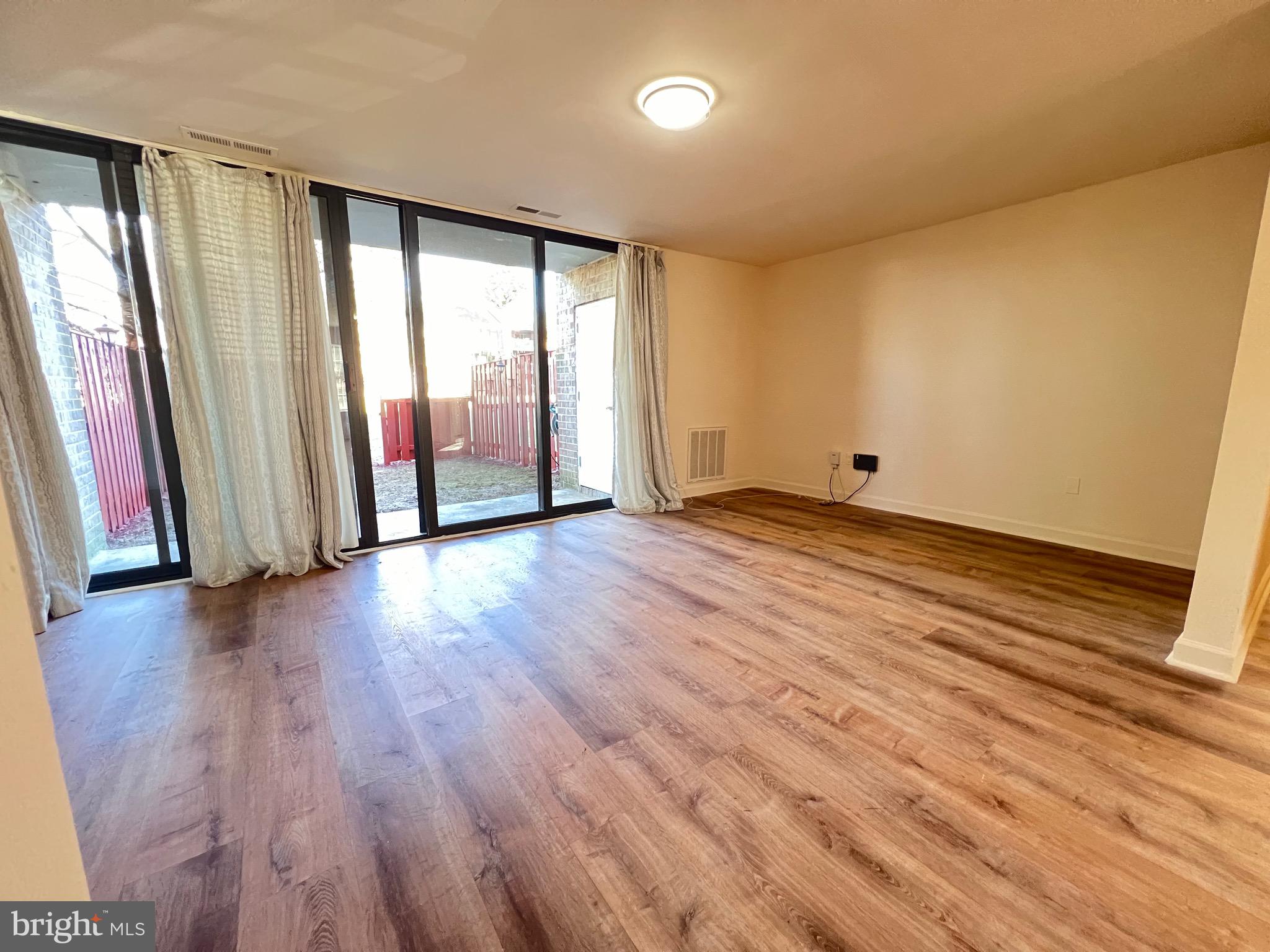 QUINCE ORCHARD - Residential Lease