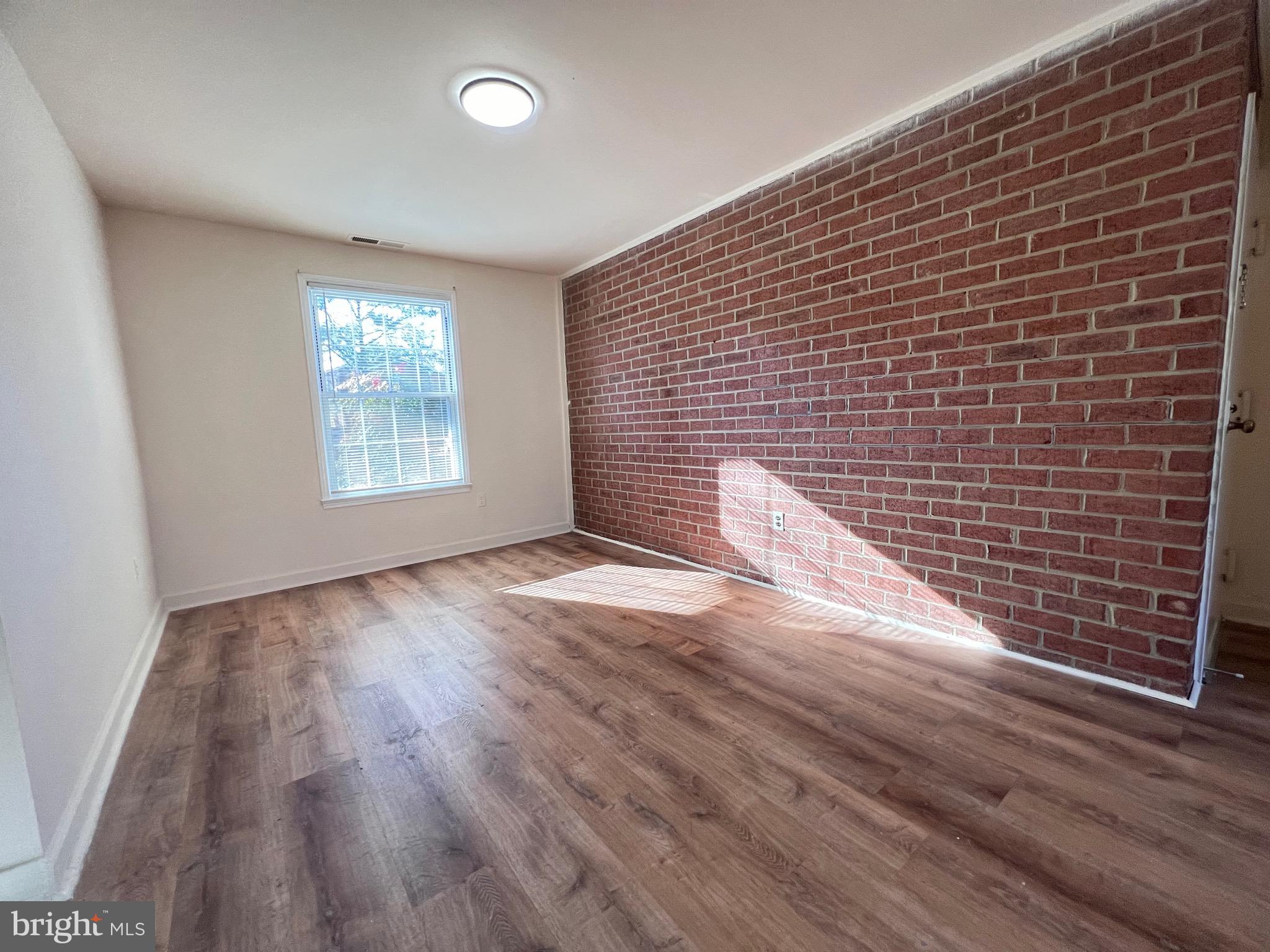 QUINCE ORCHARD - Residential Lease