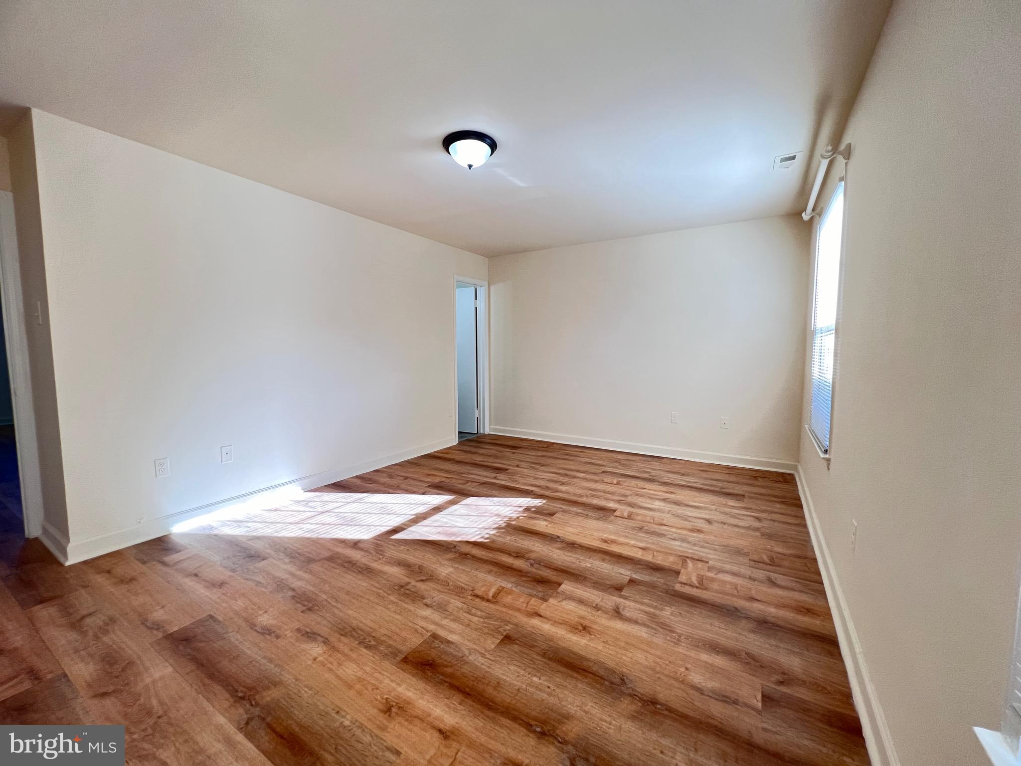 QUINCE ORCHARD - Residential Lease