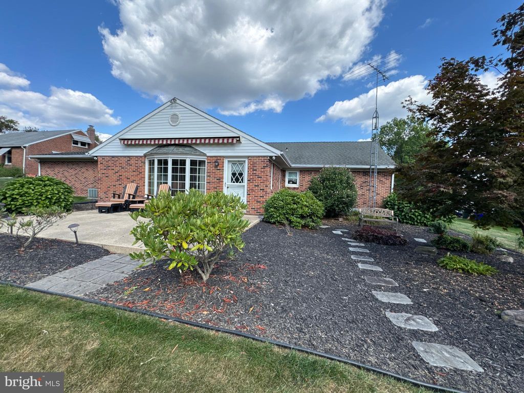 Photo of 214 S Sunset Drive, SHREWSBURY, PA 17361 (MLS # PAYK2090158)
