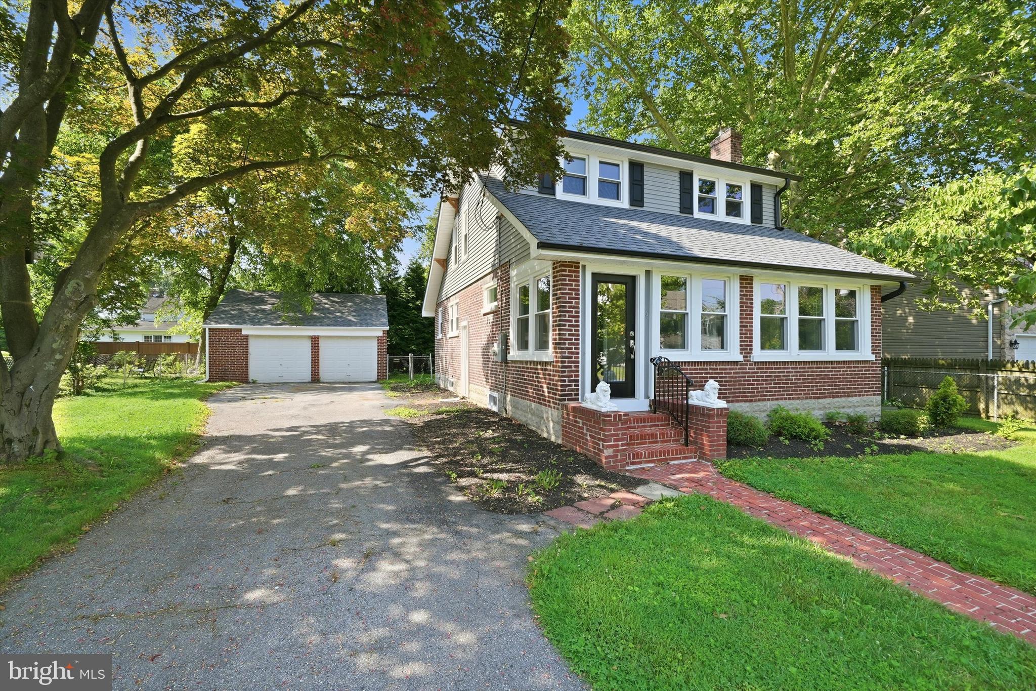 6 WOODROW AVENUE
