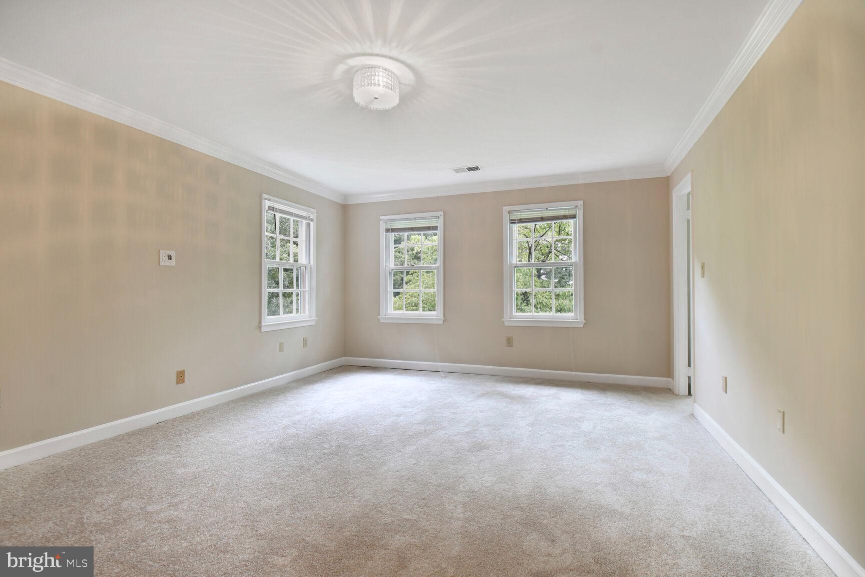 INVERNESS WOODS - Residential Lease