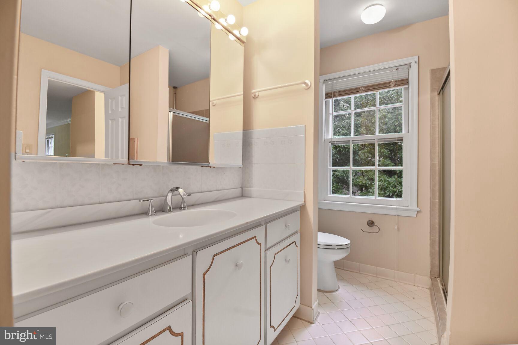 INVERNESS WOODS - Residential Lease