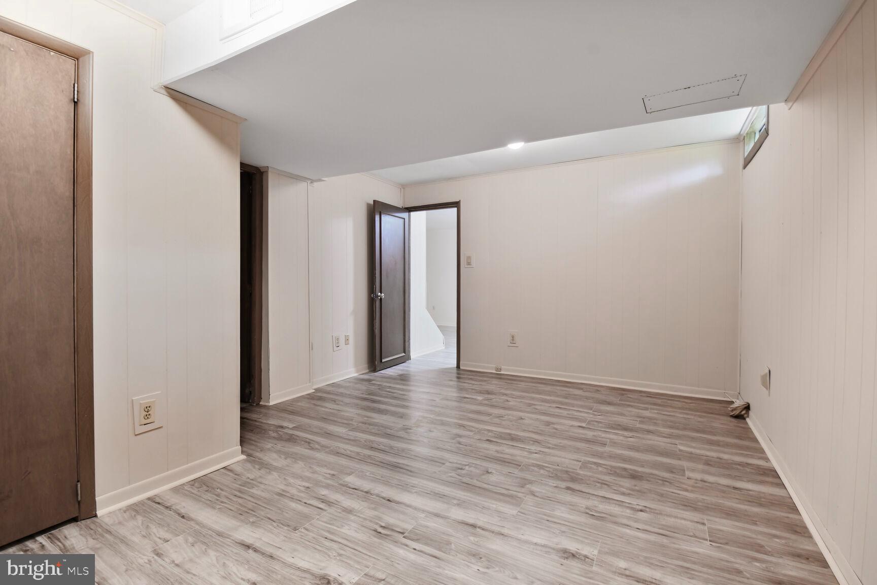 INVERNESS WOODS - Residential Lease