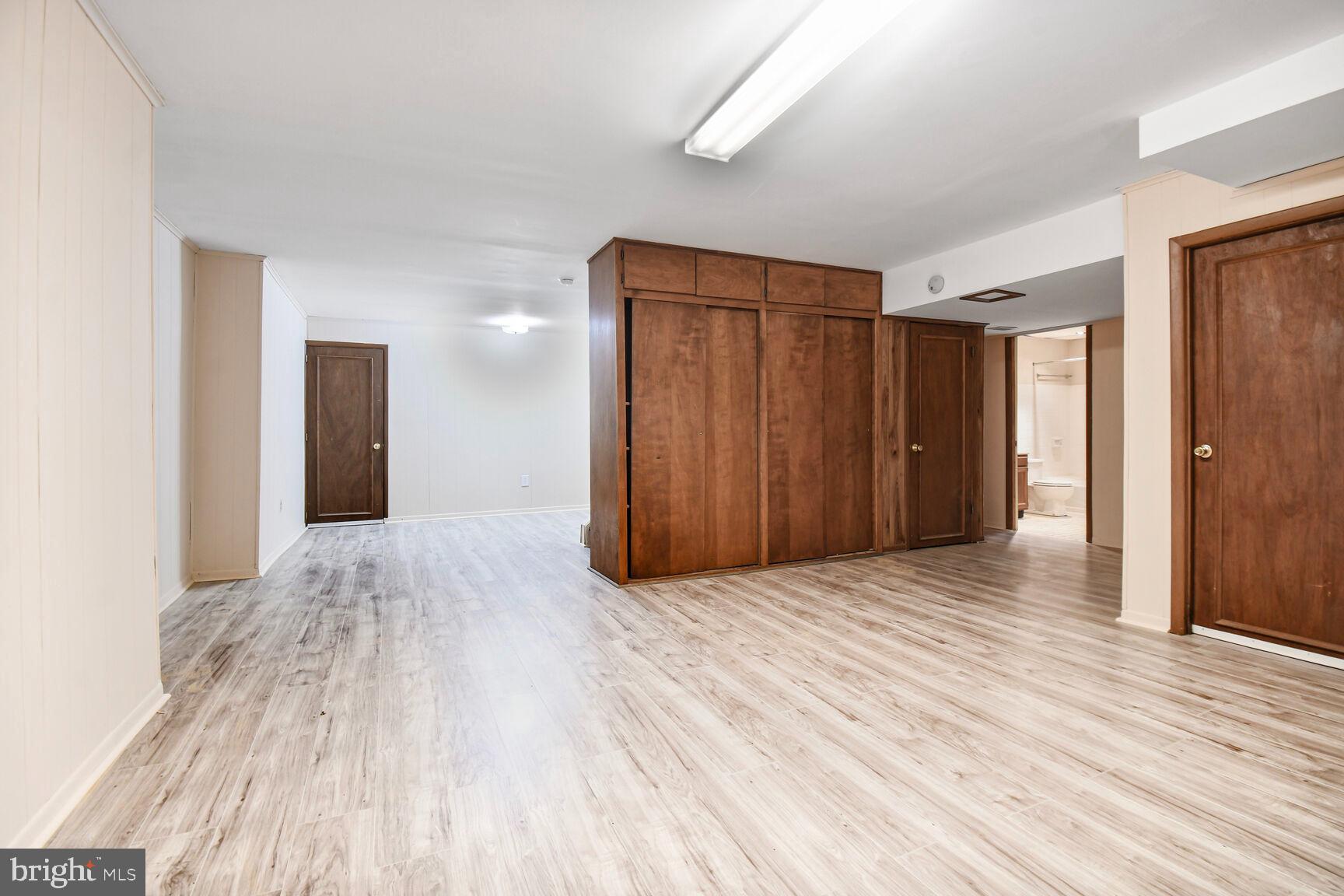 INVERNESS WOODS - Residential Lease