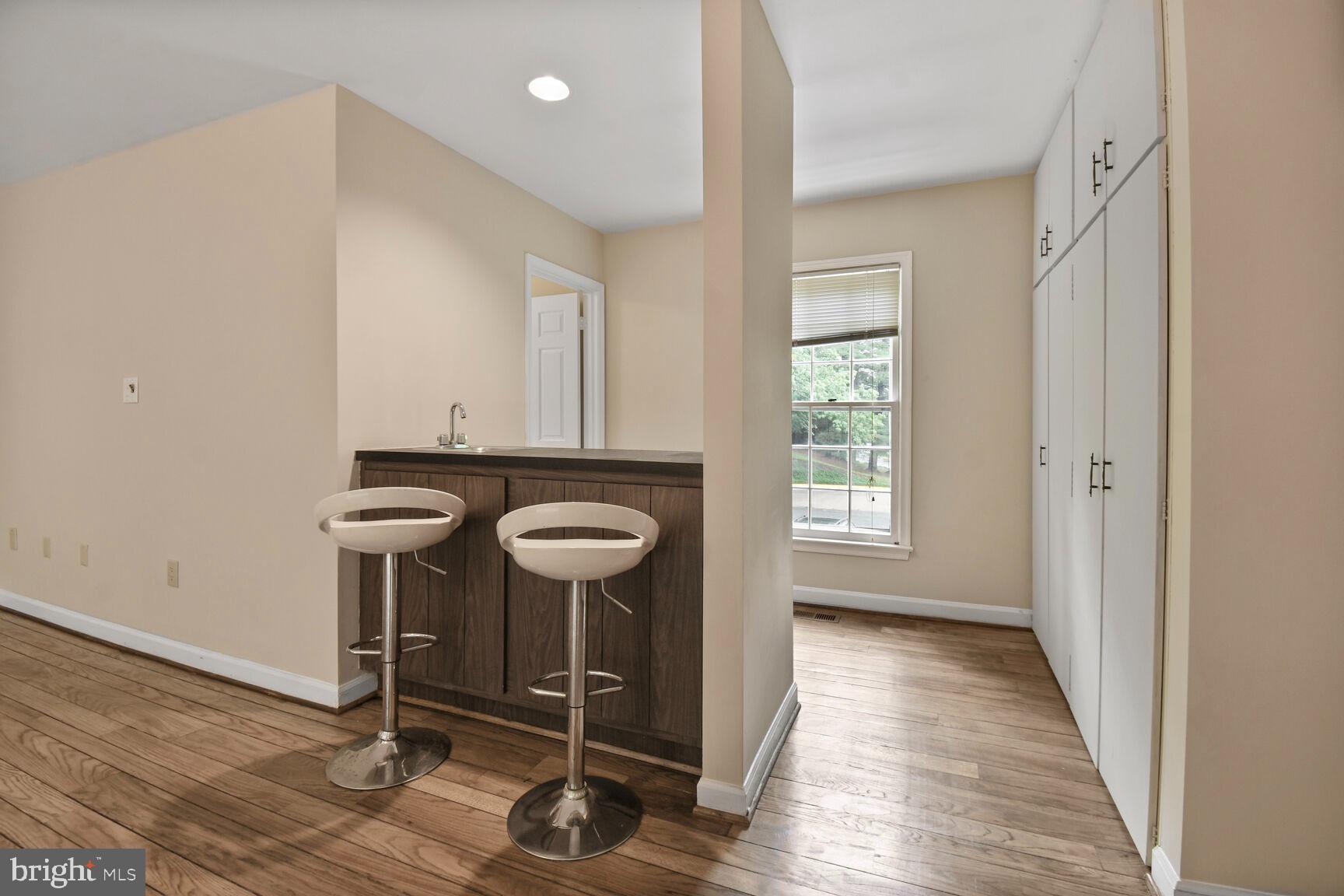 INVERNESS WOODS - Residential Lease