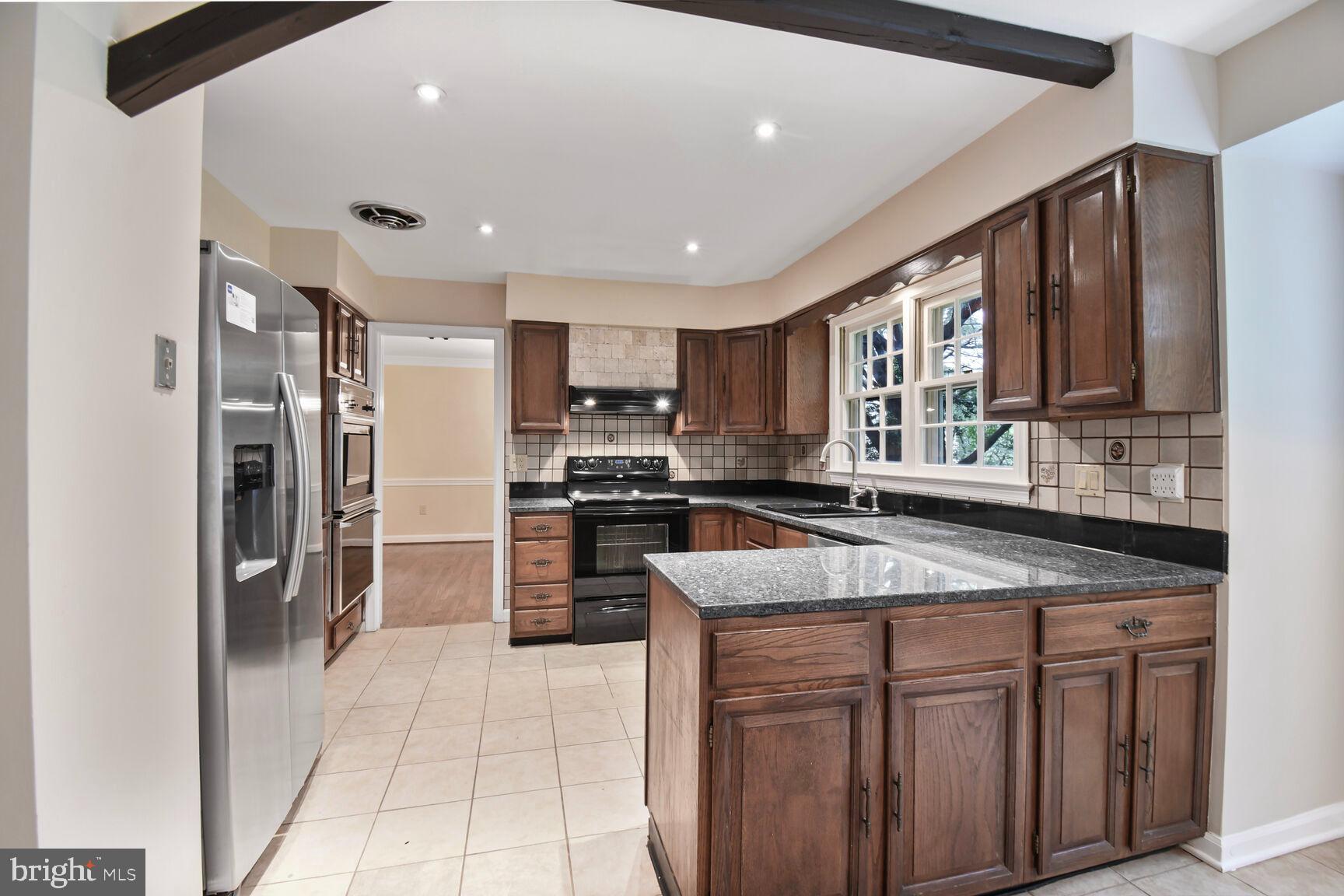 INVERNESS WOODS - Residential Lease