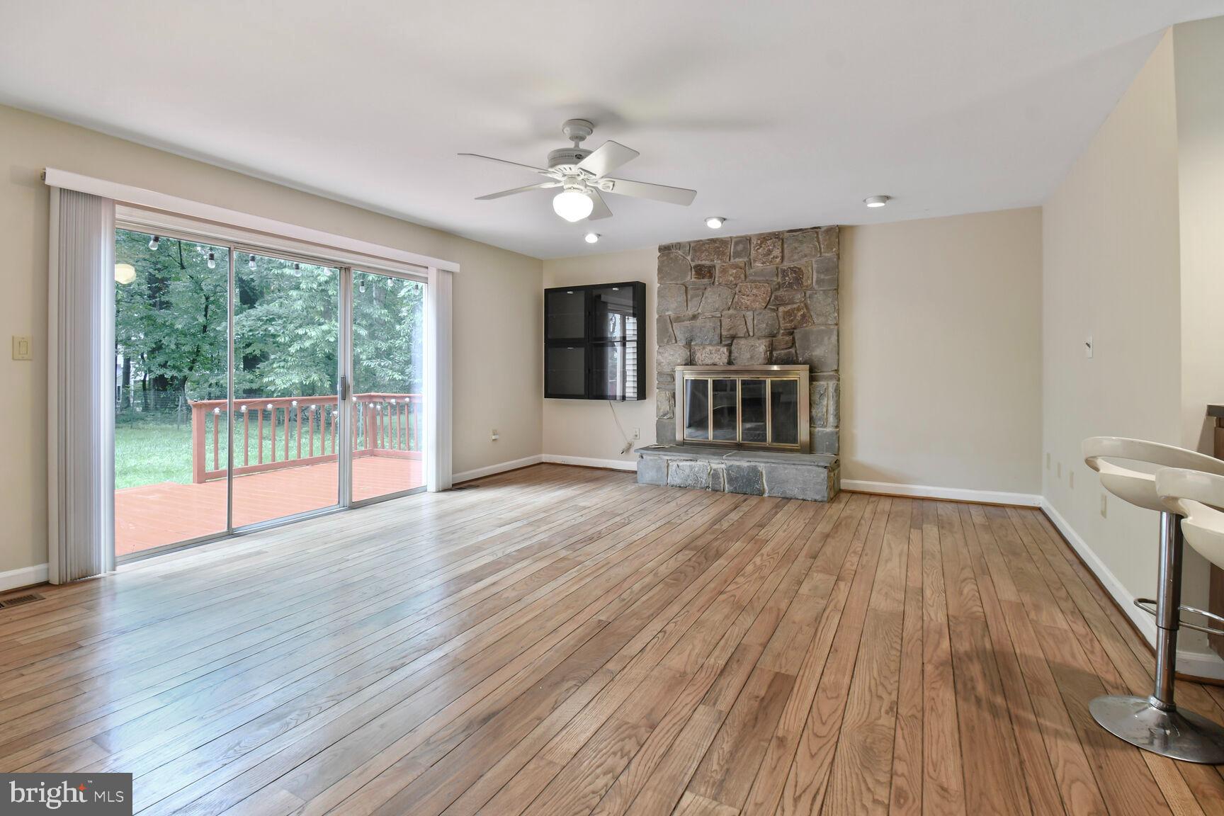 INVERNESS WOODS - Residential Lease