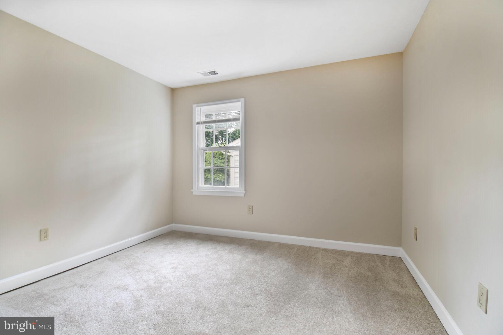 INVERNESS WOODS - Residential Lease