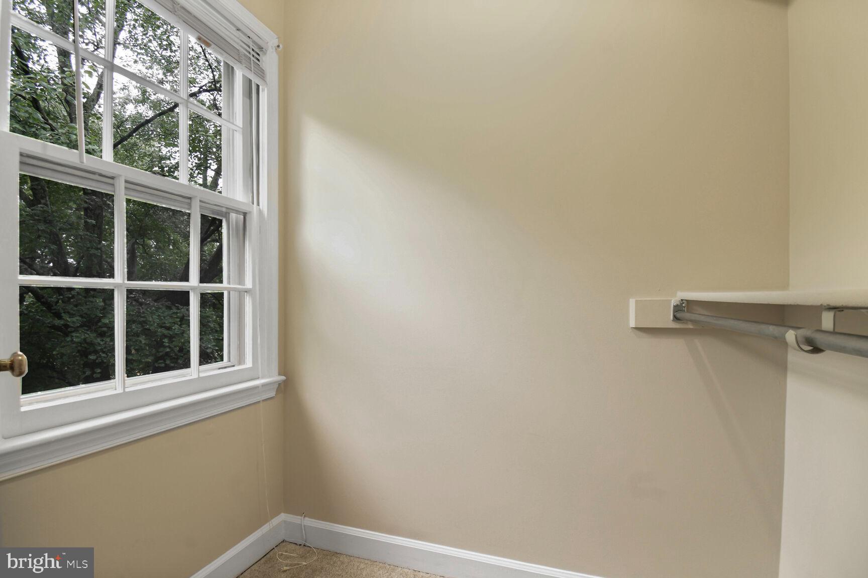 INVERNESS WOODS - Residential Lease