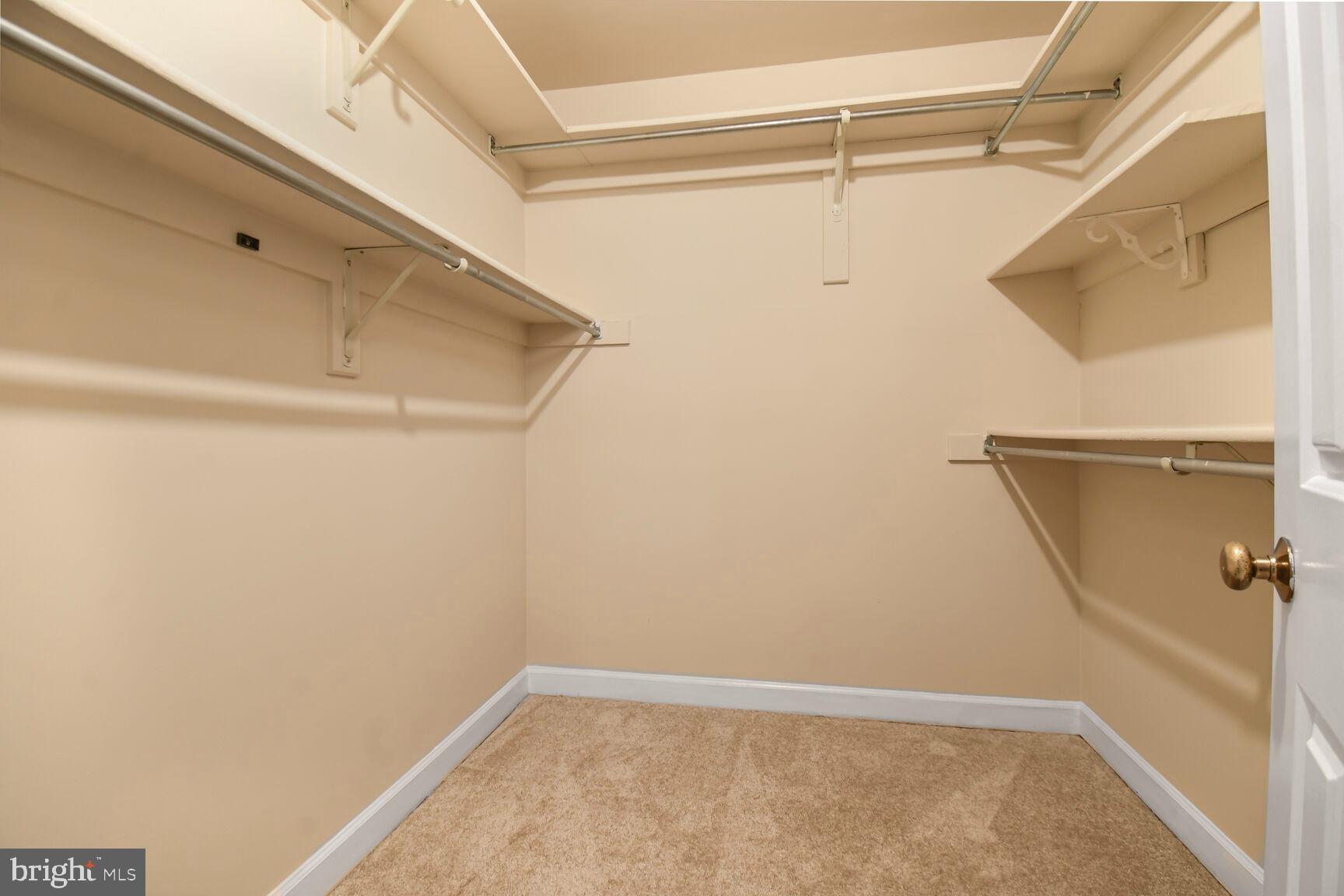 INVERNESS WOODS - Residential Lease