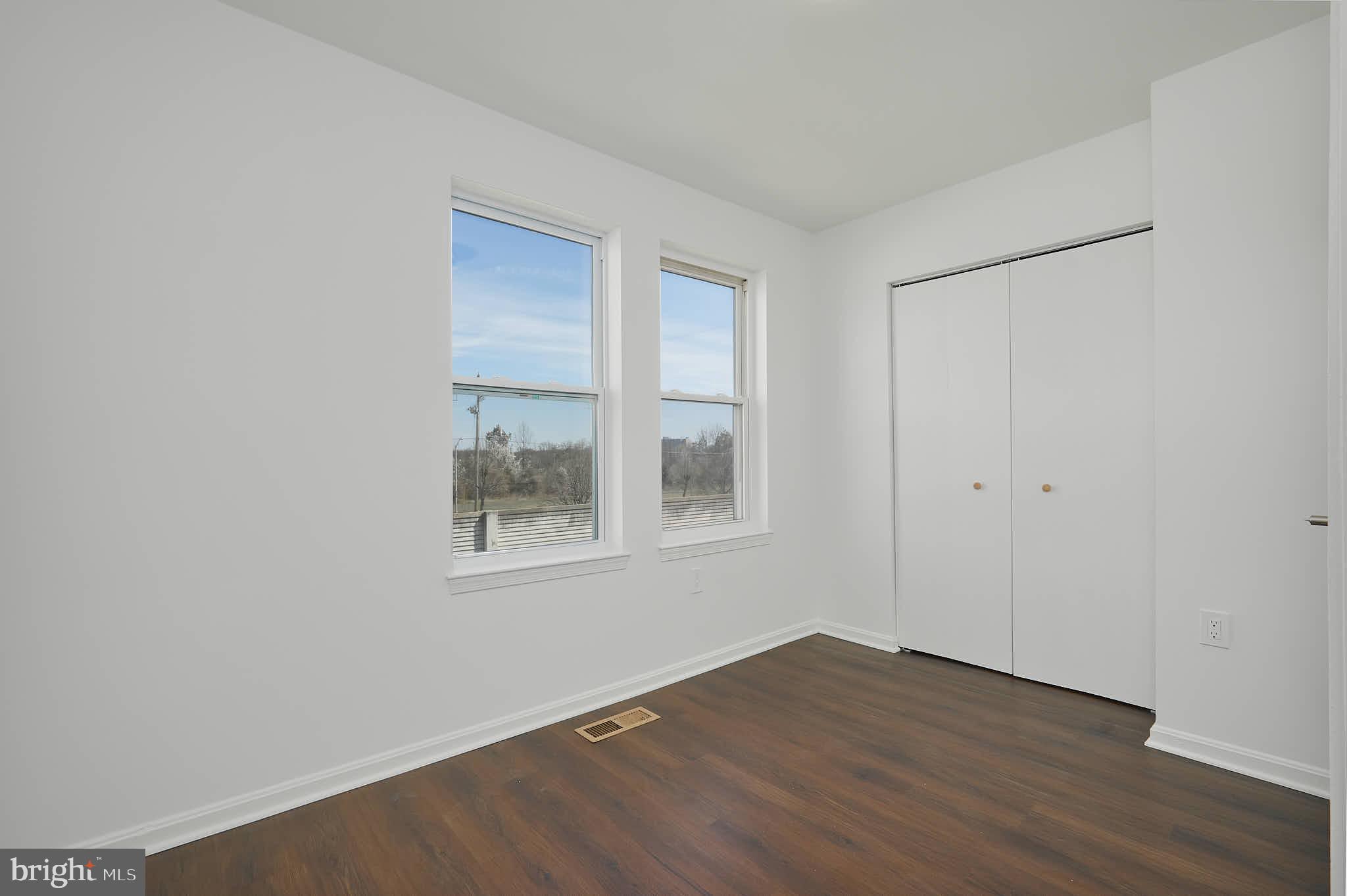 FAIRLAND - Residential