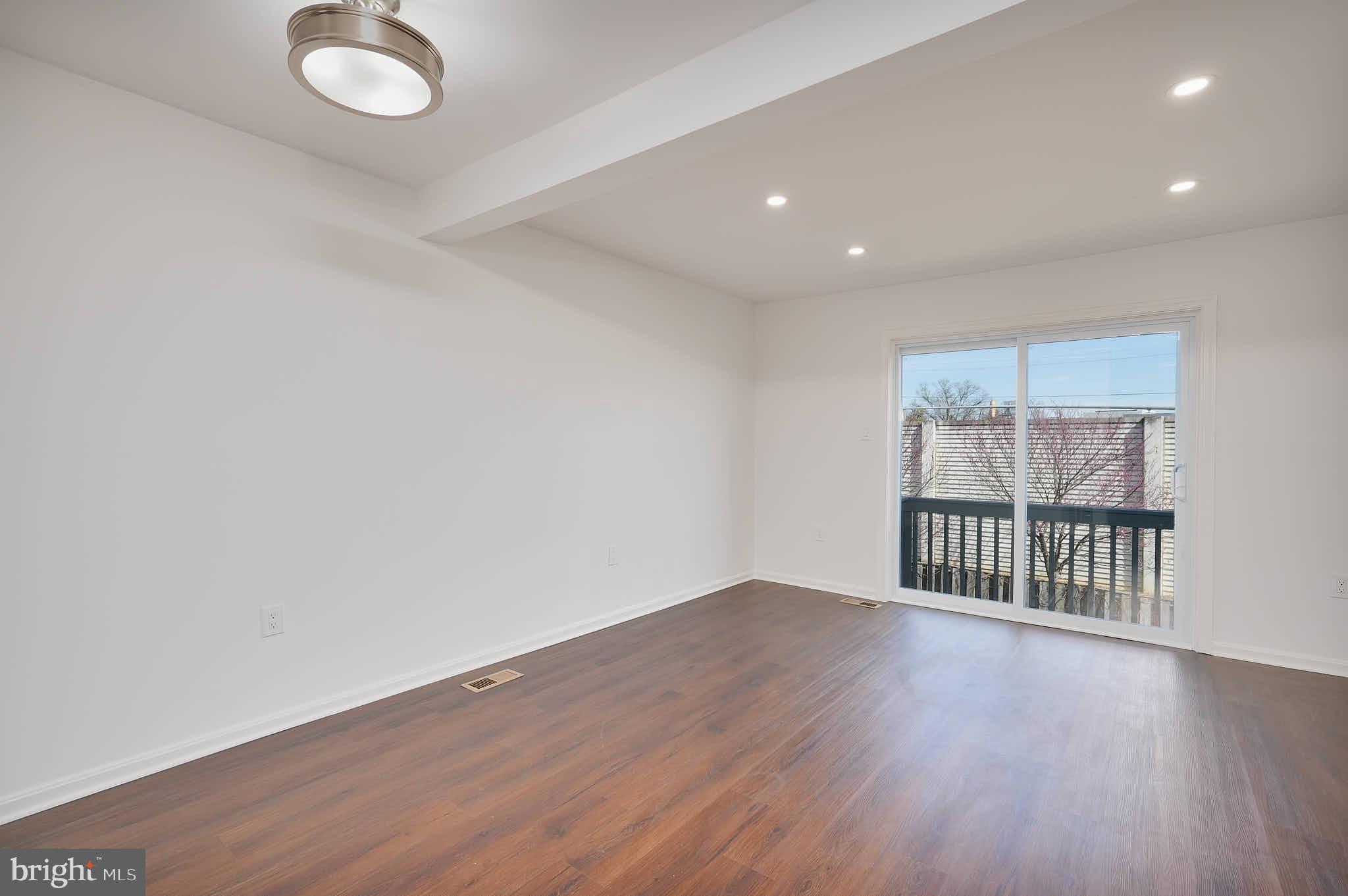 FAIRLAND - Residential