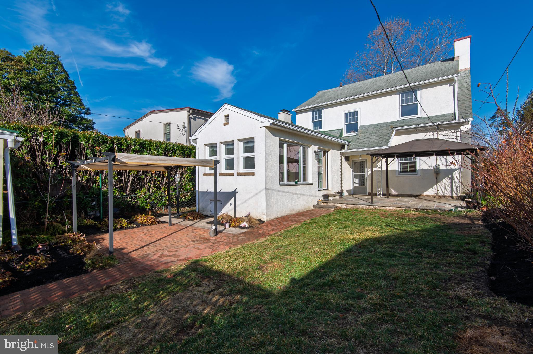 416 W BARNARD STREET