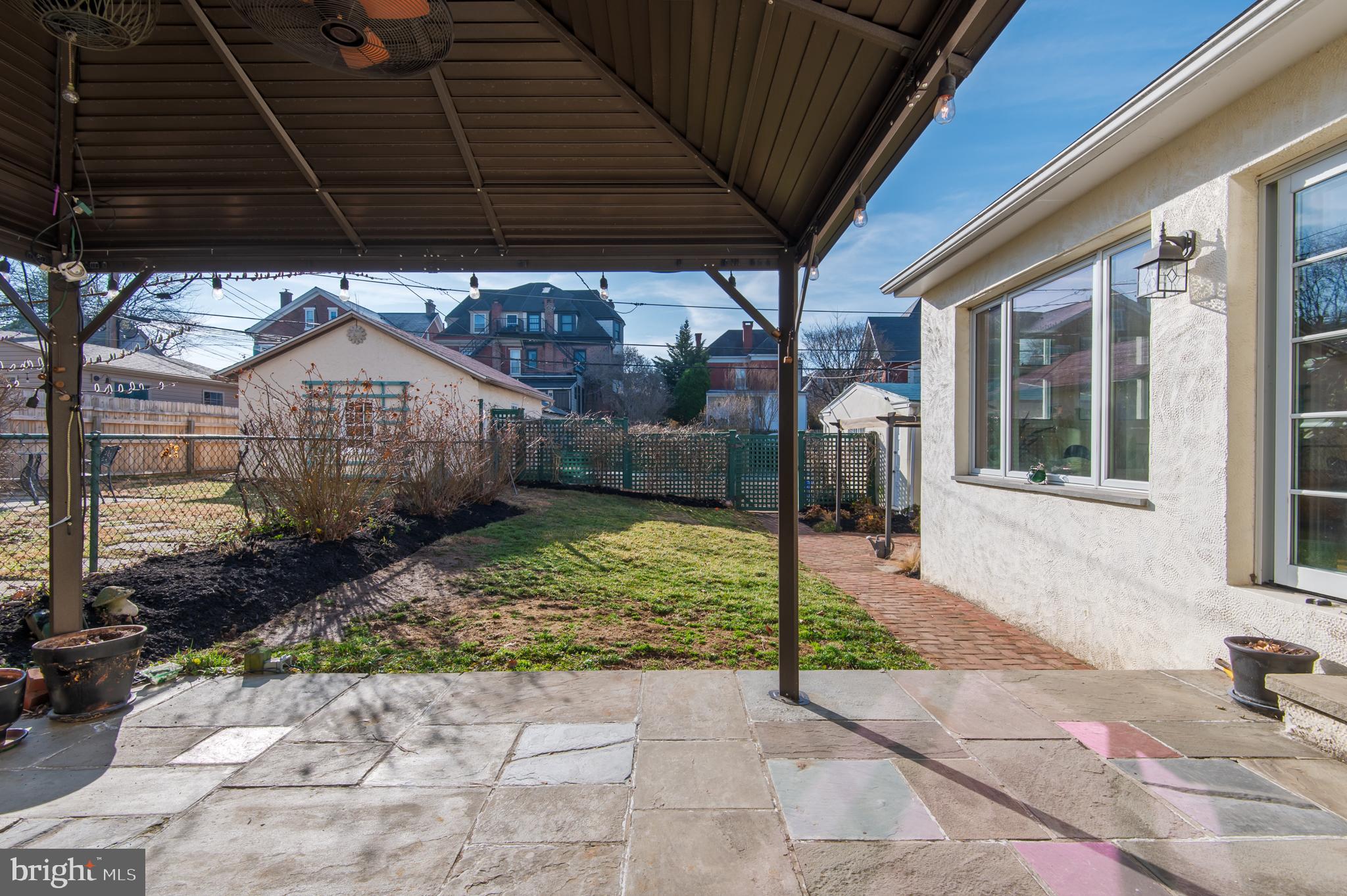 416 W BARNARD STREET