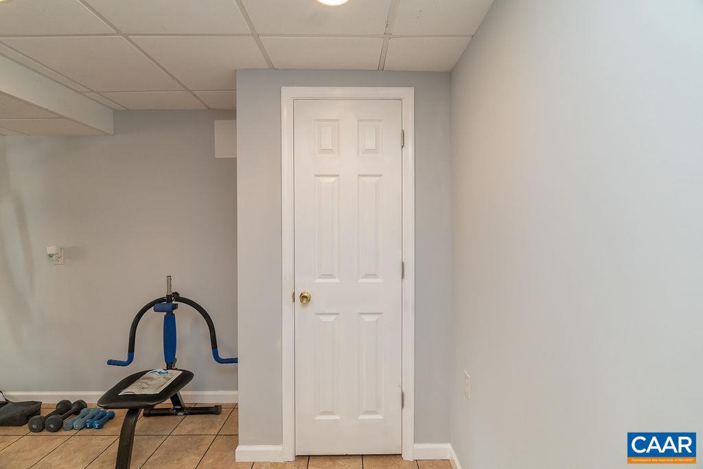 COUNTRY MEADOWS - Residential