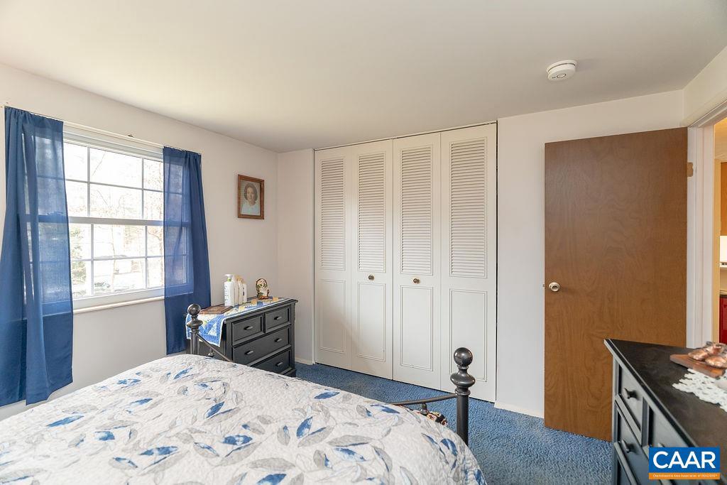 COUNTRY MEADOWS - Residential