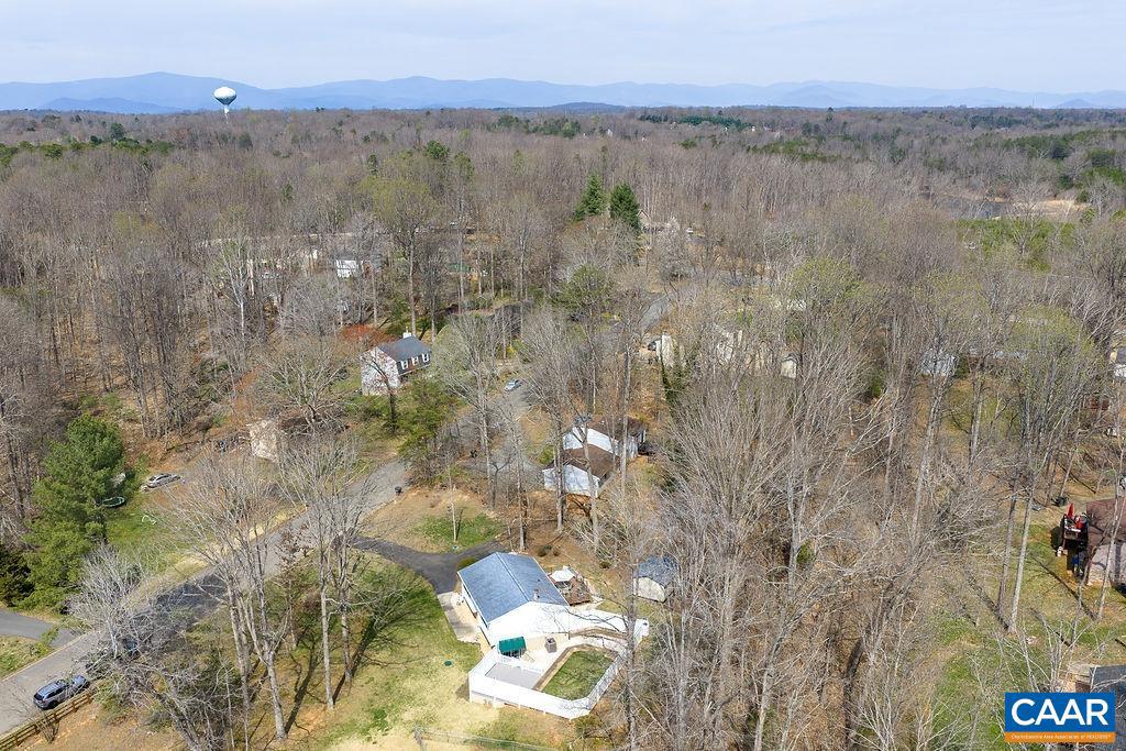 COUNTRY MEADOWS - Residential