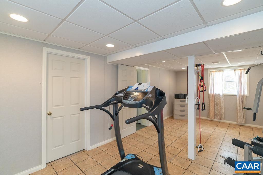 COUNTRY MEADOWS - Residential