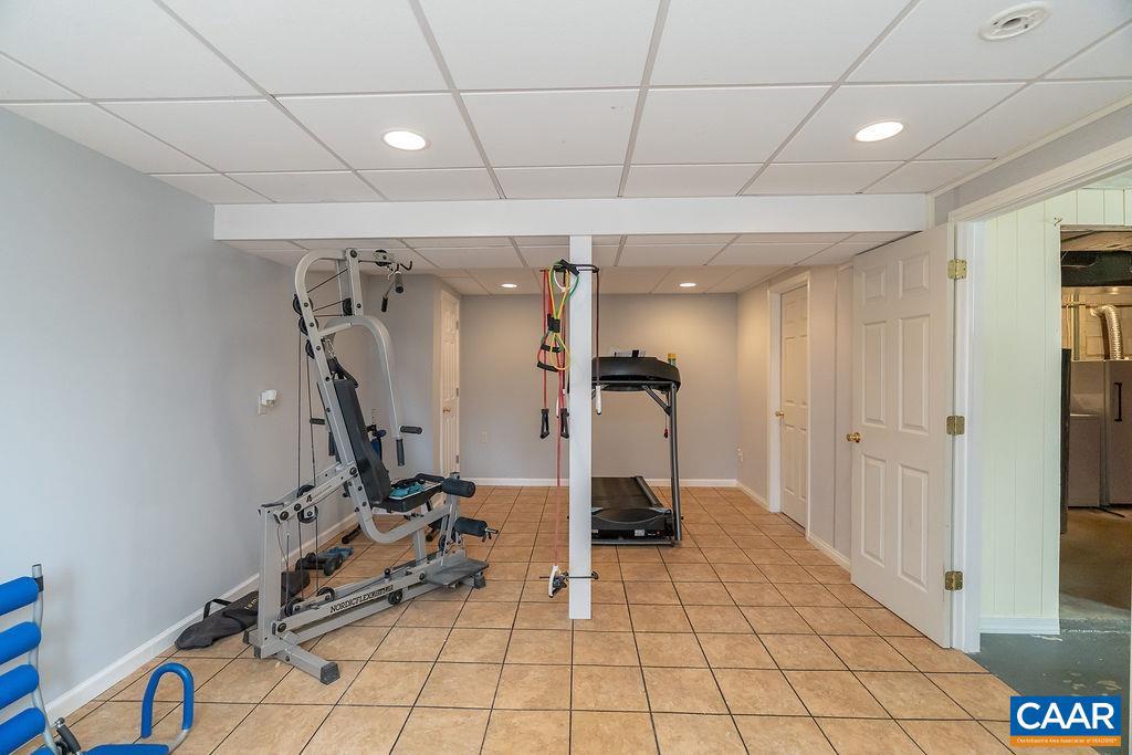 COUNTRY MEADOWS - Residential