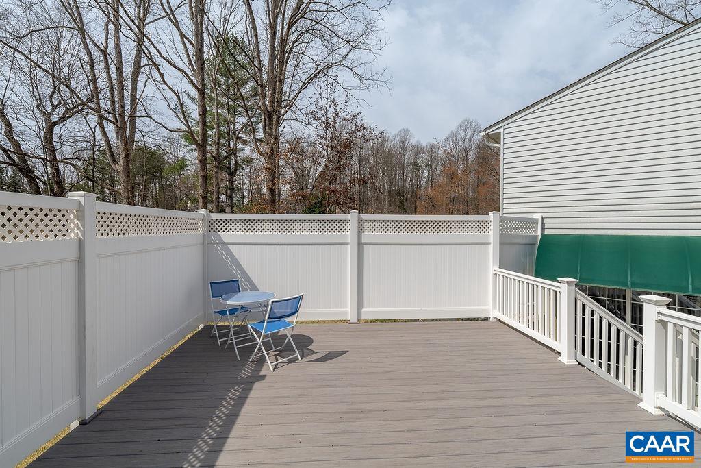 COUNTRY MEADOWS - Residential