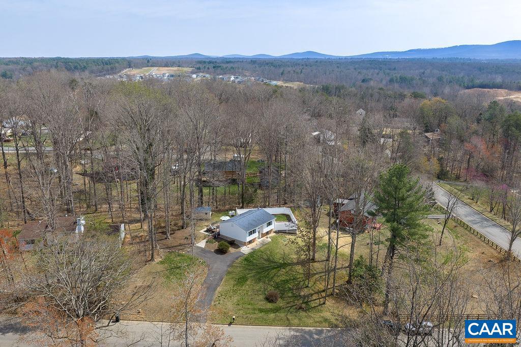 COUNTRY MEADOWS - Residential