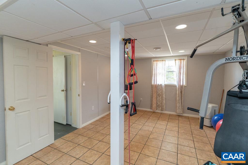 COUNTRY MEADOWS - Residential