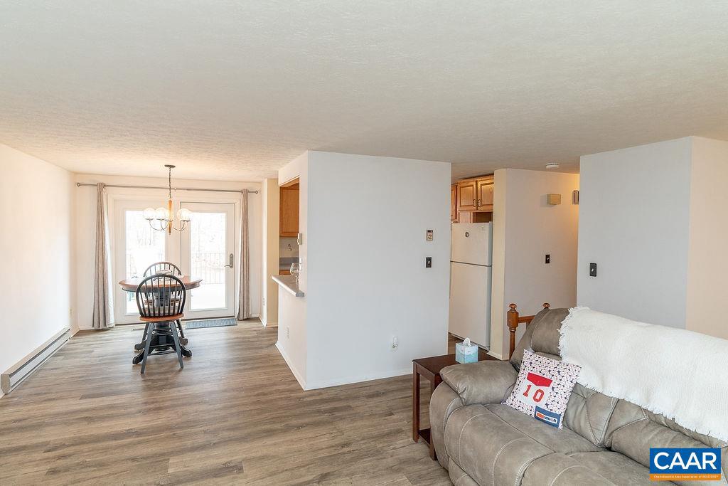 COUNTRY MEADOWS - Residential