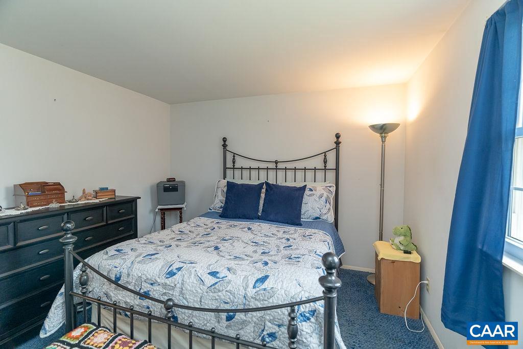 COUNTRY MEADOWS - Residential