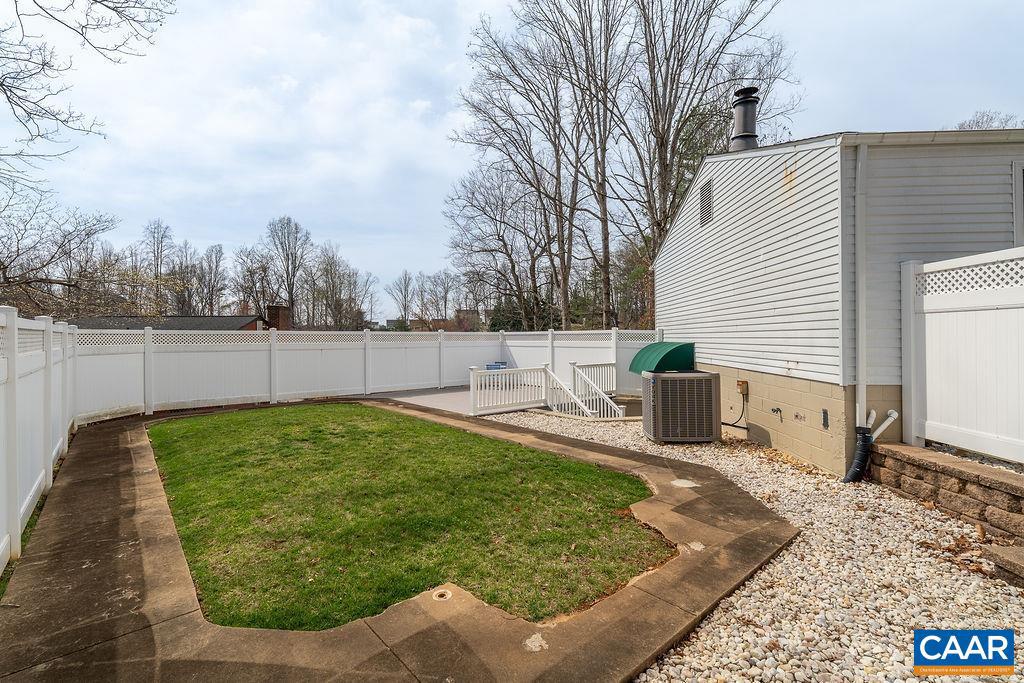 COUNTRY MEADOWS - Residential