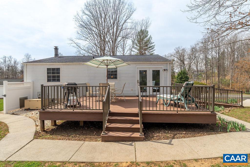 COUNTRY MEADOWS - Residential