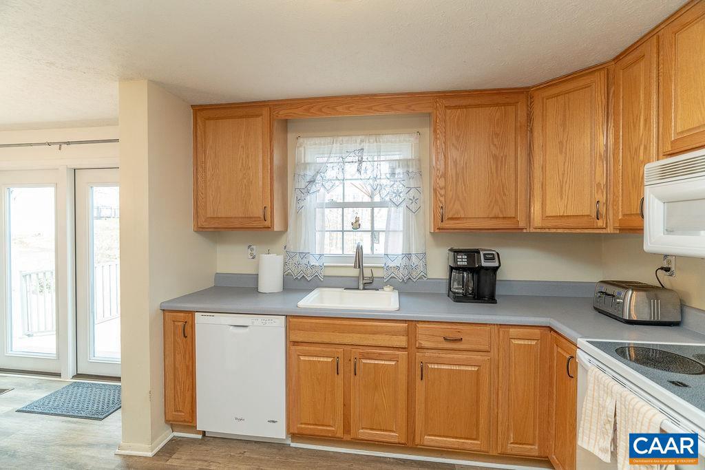 COUNTRY MEADOWS - Residential