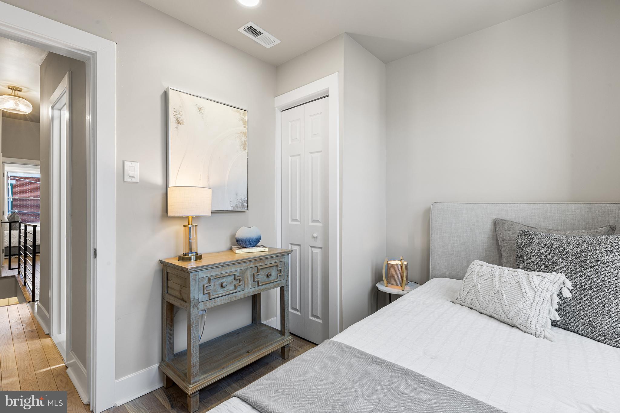 POINT BREEZE - Residential