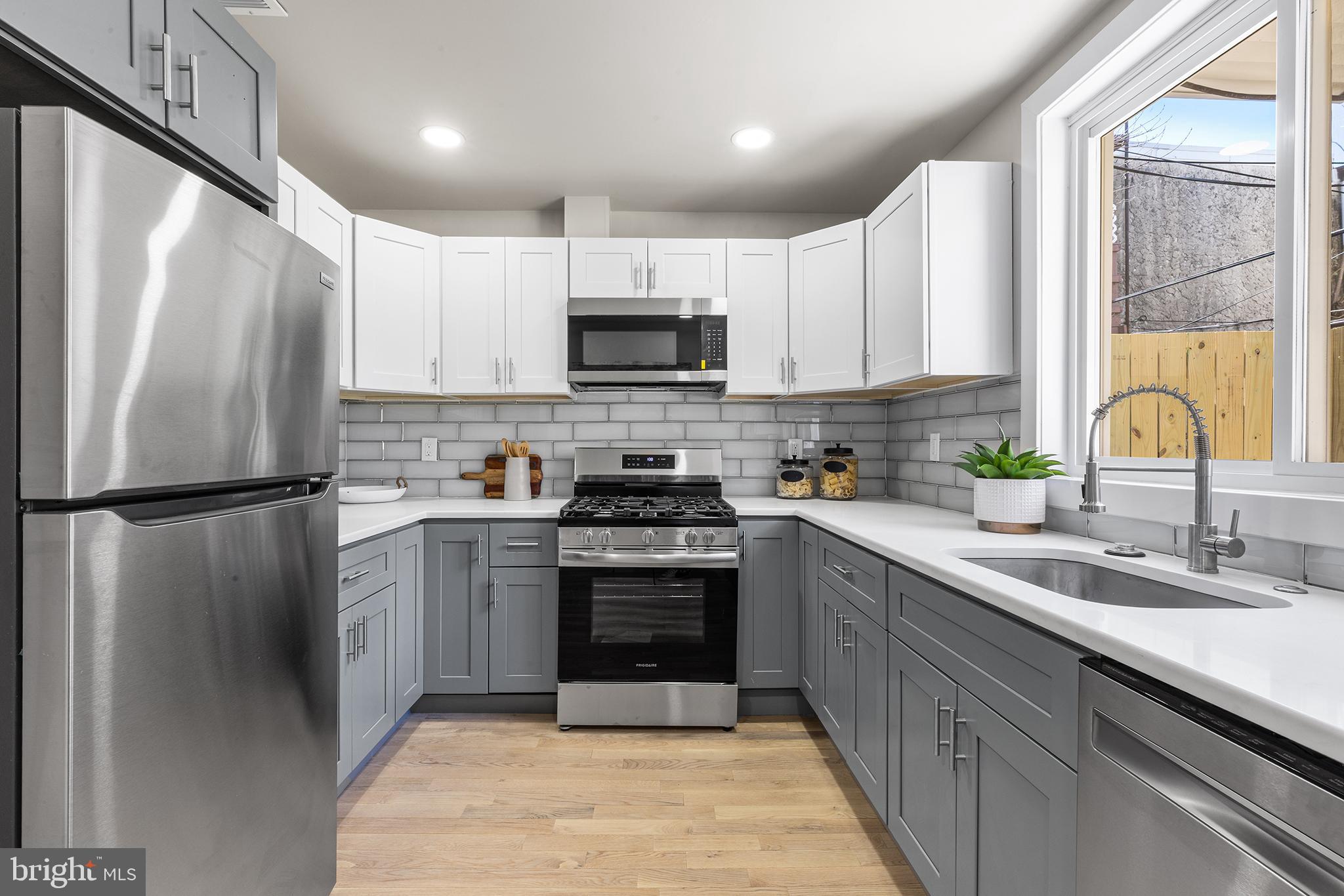 POINT BREEZE - Residential