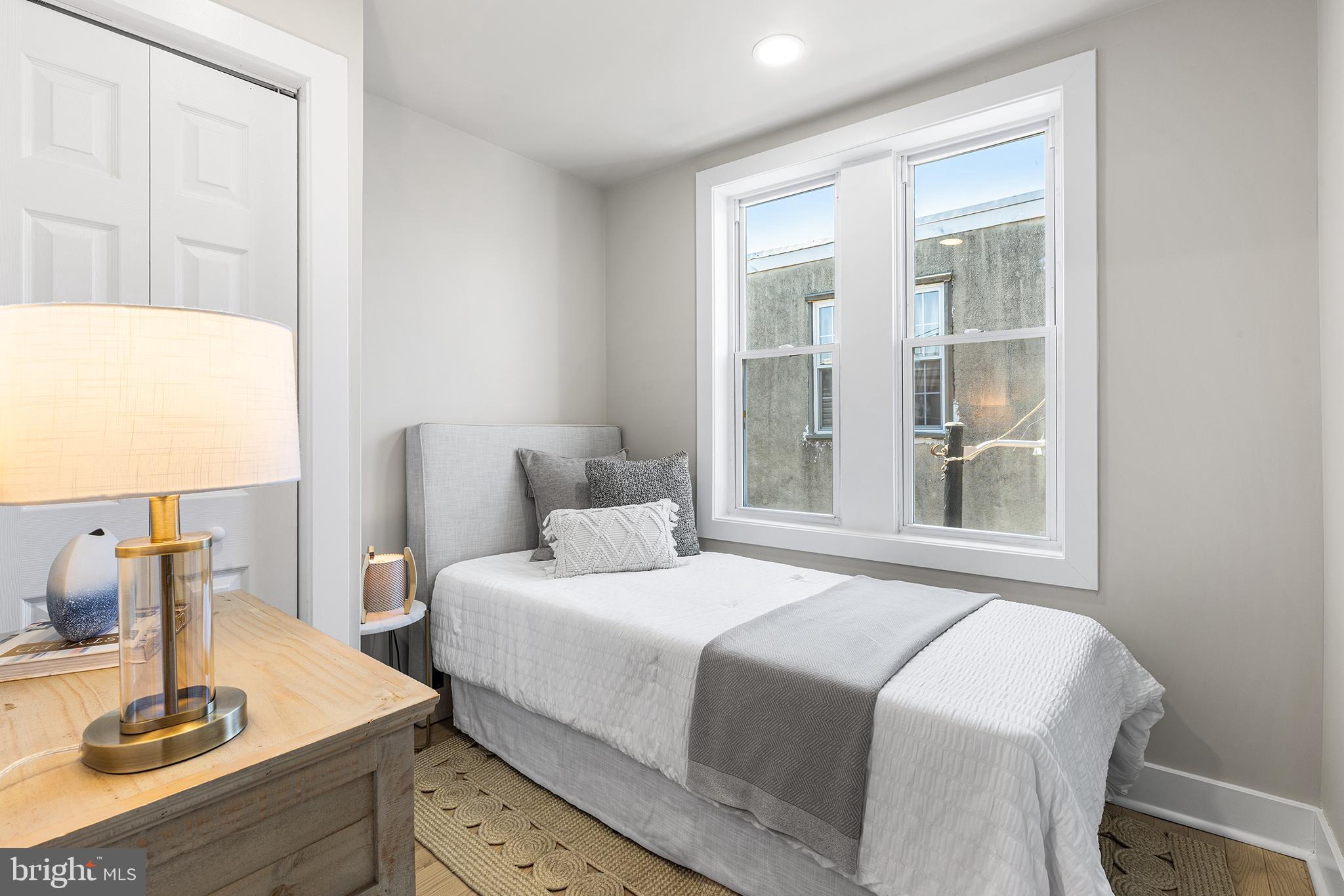 POINT BREEZE - Residential