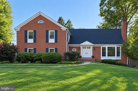 Photo of 1162 Old Stage Court, MCLEAN, VA 22102 (MLS # VAFX2341982)