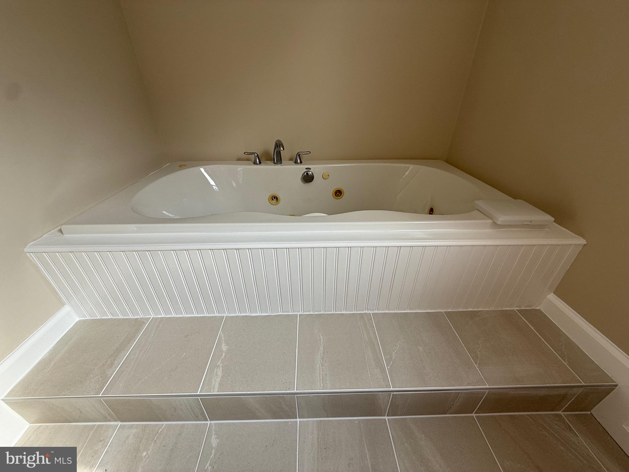 GLEBE HARBOR - Residential