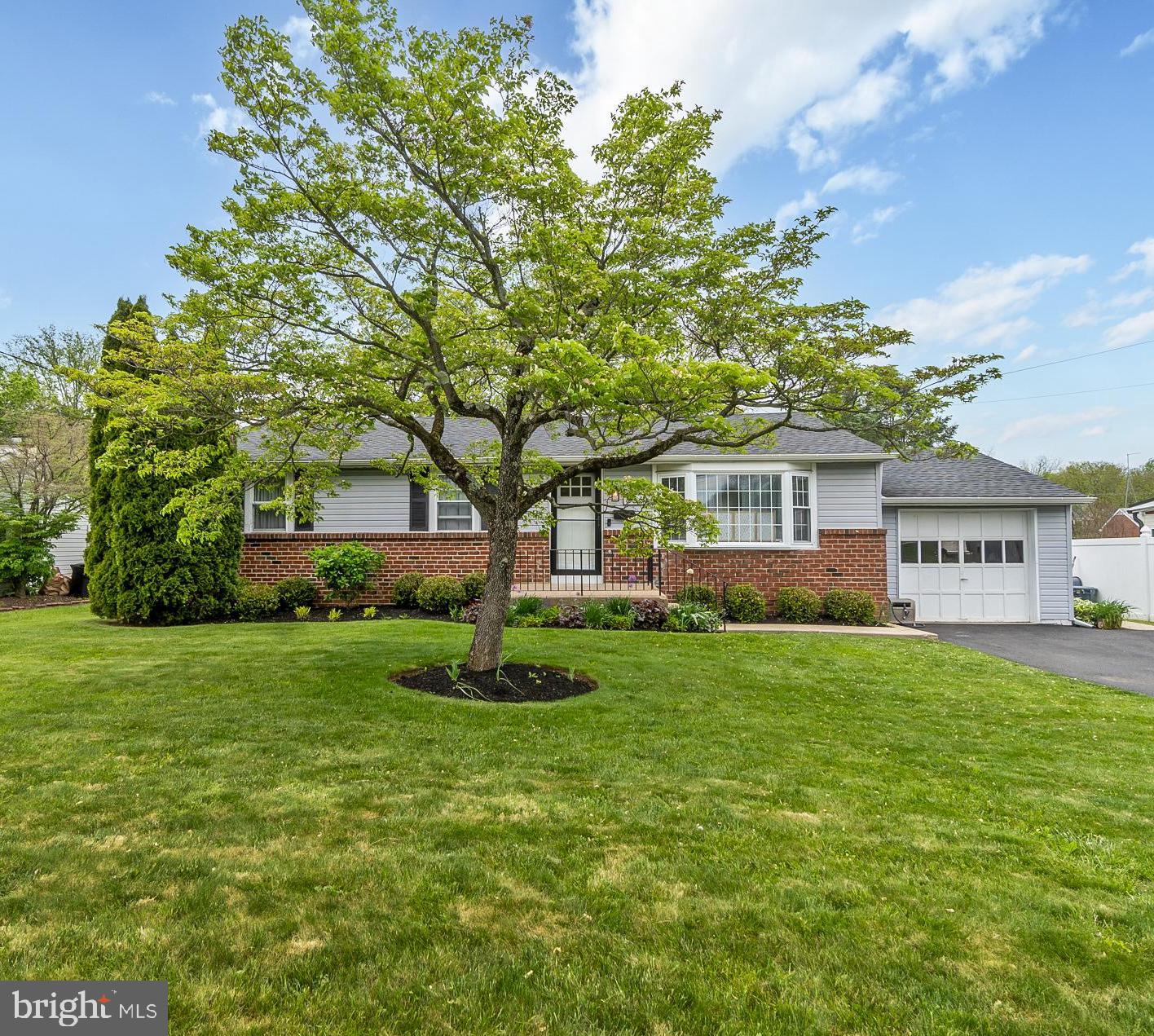 856 ROGER ROAD