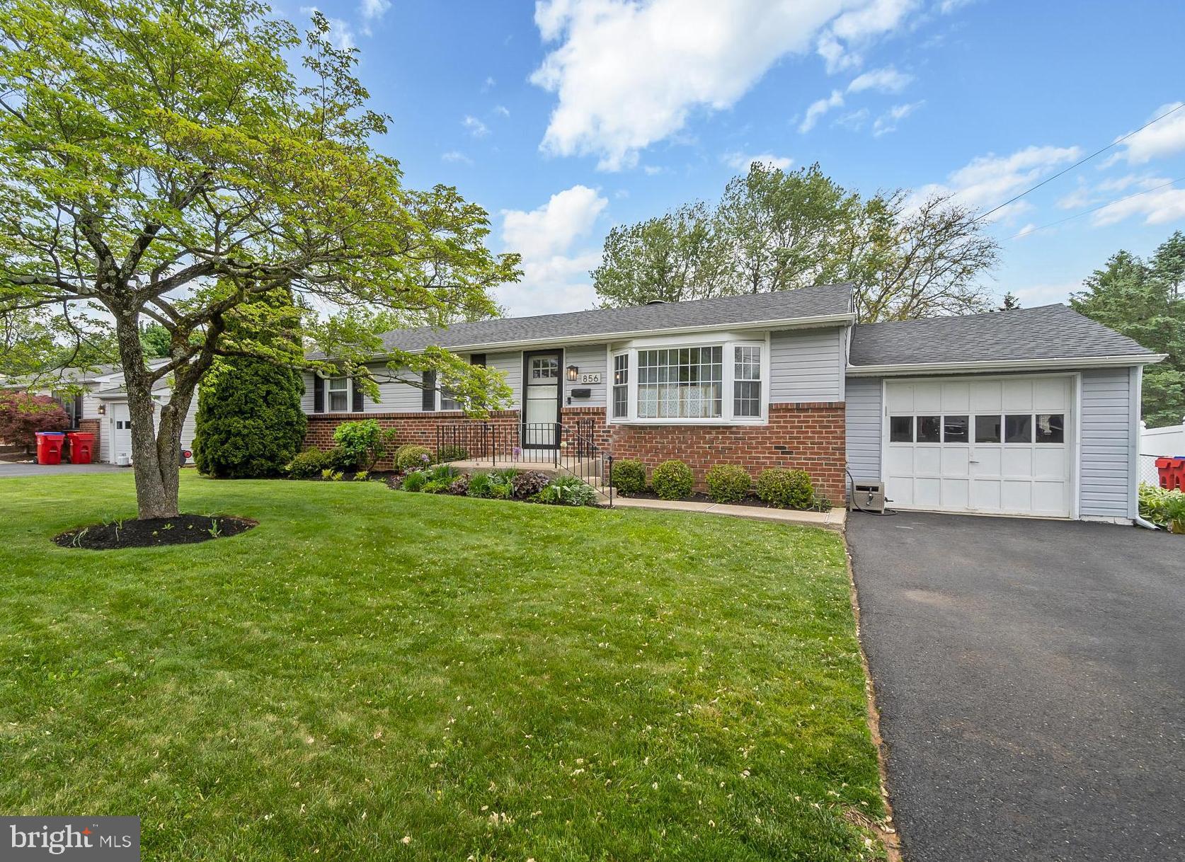 856 ROGER ROAD