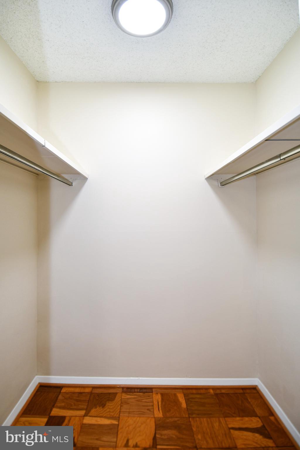 PROMENADE TOWERS - Residential