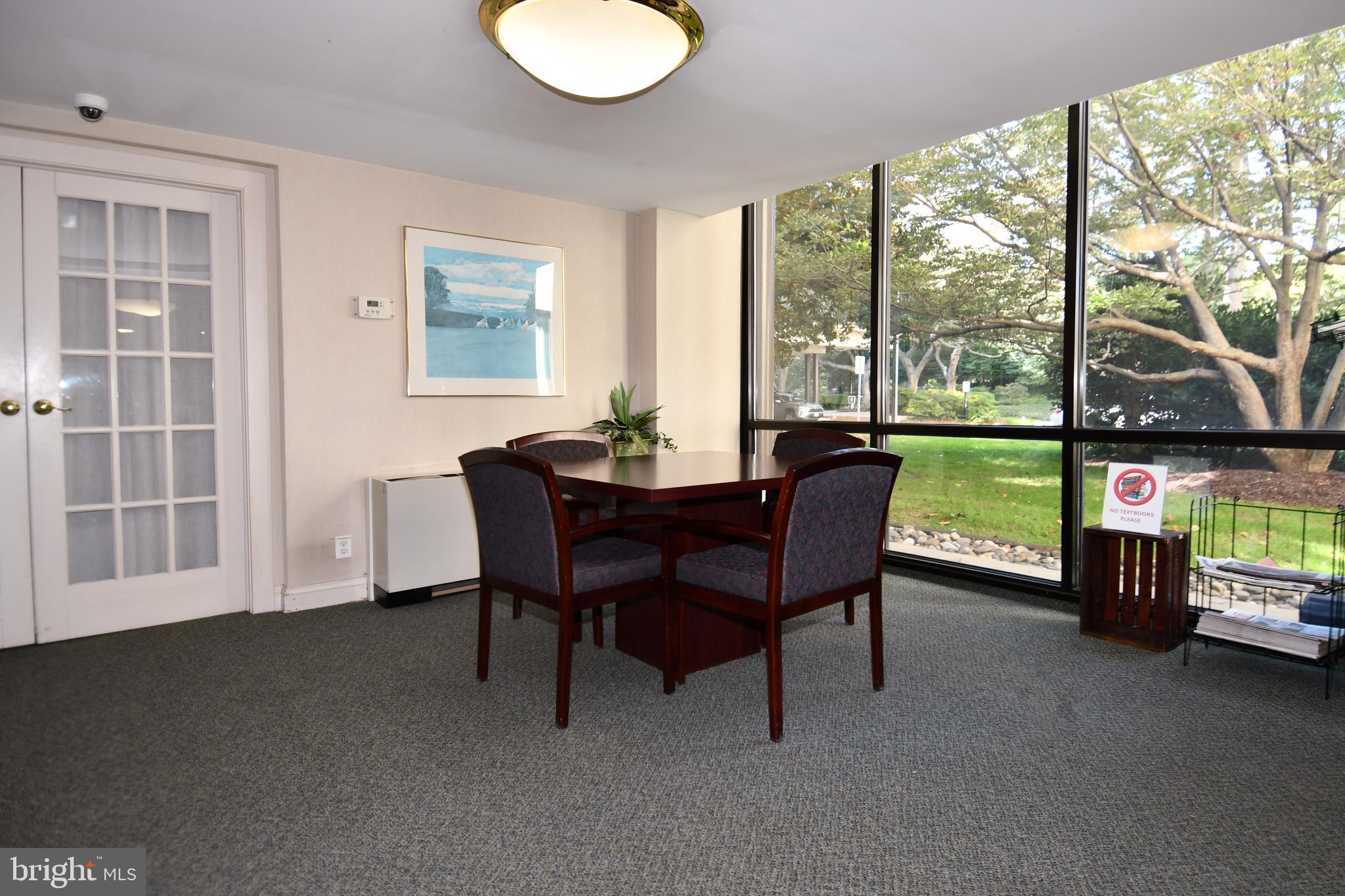 PROMENADE TOWERS - Residential