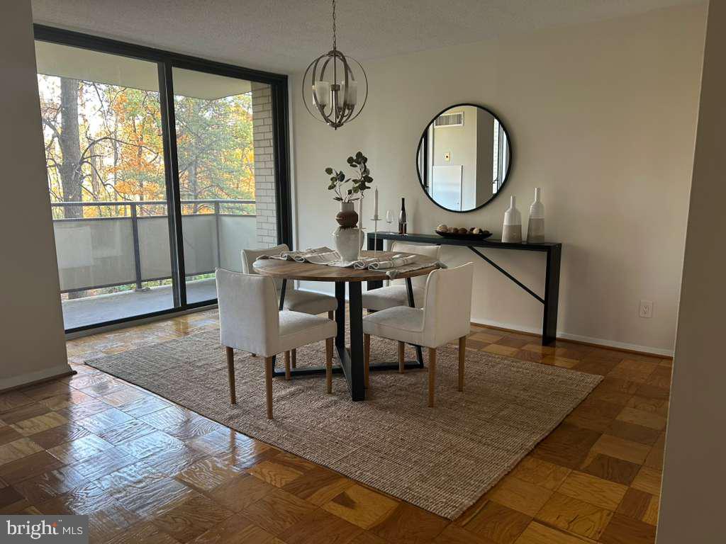 PROMENADE TOWERS - Residential